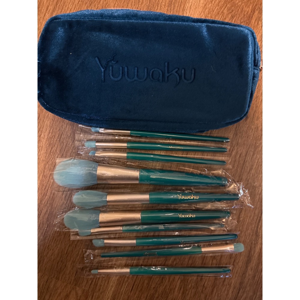 Yuwaku 10 Piece Makeup Brush Set with Navy Blue Velvet Travel Pouch Teal Blue